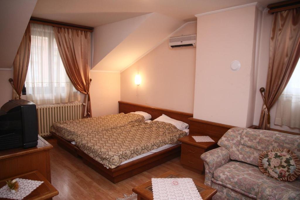 Garni Hotel Pbg Subotica Room photo