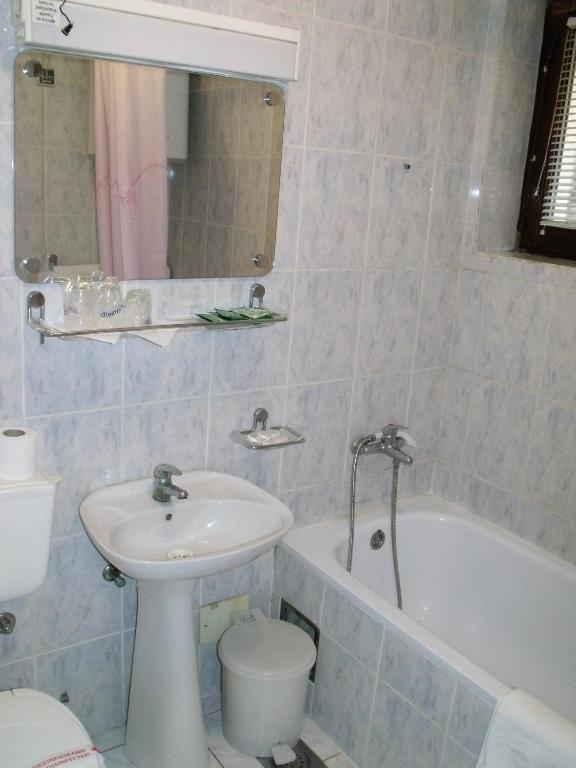 Garni Hotel Pbg Subotica Room photo